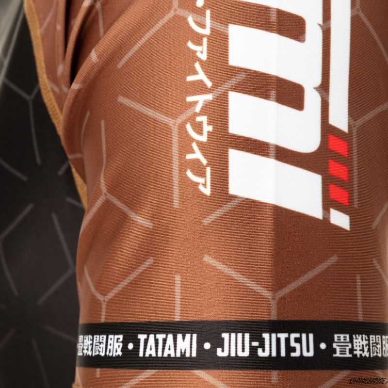 Tatami 2022 IBJJF Rank rash guard - Brown at a low price TJJS Kamppailuvaruste Oy fast delivery Tatami 2022 IBJJF Rank rash guard - Brown at a low price TJJS Kamppailuvaruste Oy fast delivery