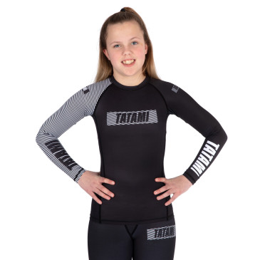 Tatami FightwearTJJS Kamppailuvaruste Oy|Tatami® Kids ESSENTIALS 3.0 Långärmad Rash Guard – Svart & Vit|29,35 €|