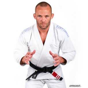 Tatami Estilo Black Label Gi - Valkoinen & Valkoinen edulliseen hintaan TJJS Kamppailuvaruste Oy nopea toimitus