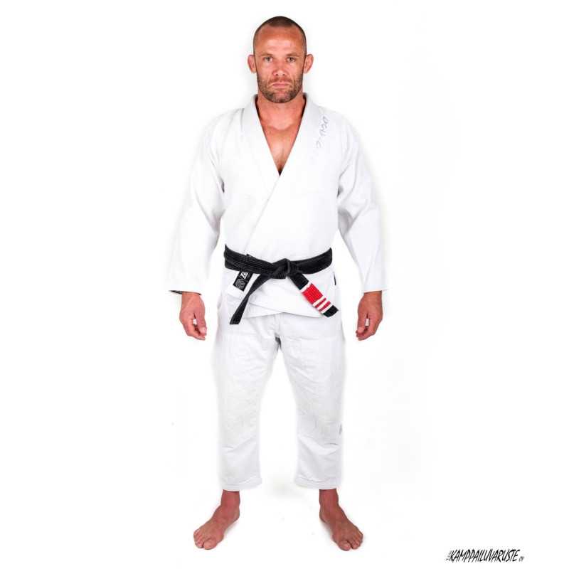 Tatami Estilo Black Label Gi – Vit På Vit till ett lågt pris TJJS Kamppailuvaruste Oy snabb leverans Tatami Estilo Black Label Gi – Vit På Vit till ett lågt pris TJJS Kamppailuvaruste Oy snabb leverans