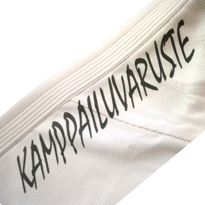 Thermo transfer klistermärke - svart "Kamppailuvaruste - logotext" till ett lågt pris TJJS Kamppailuvaruste Oy snabb leverans Thermo transfer klistermärke - svart "Kamppailuvaruste - logotext" till ett lågt pris TJJS Kamppailuvaruste Oy snabb leverans