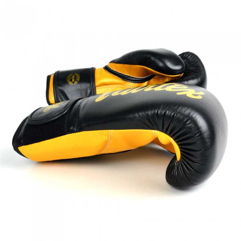 Fairtex BGV18 Super Sparring handskar - Svart/Guld till ett lågt pris TJJS Kamppailuvaruste Oy snabb leverans