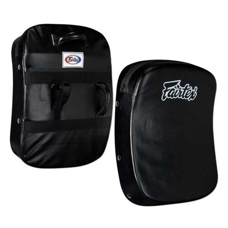 Fairtex FS3 Micro Fibre - Ben Kick Pad "Boomerang Style" till ett lågt pris TJJS Kamppailuvaruste Oy snabb leverans