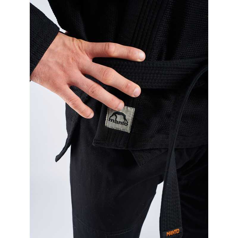 Manto "BASE 2.0" BJJ GI Svart till ett lågt pris TJJS Kamppailuvaruste Oy snabb leverans
