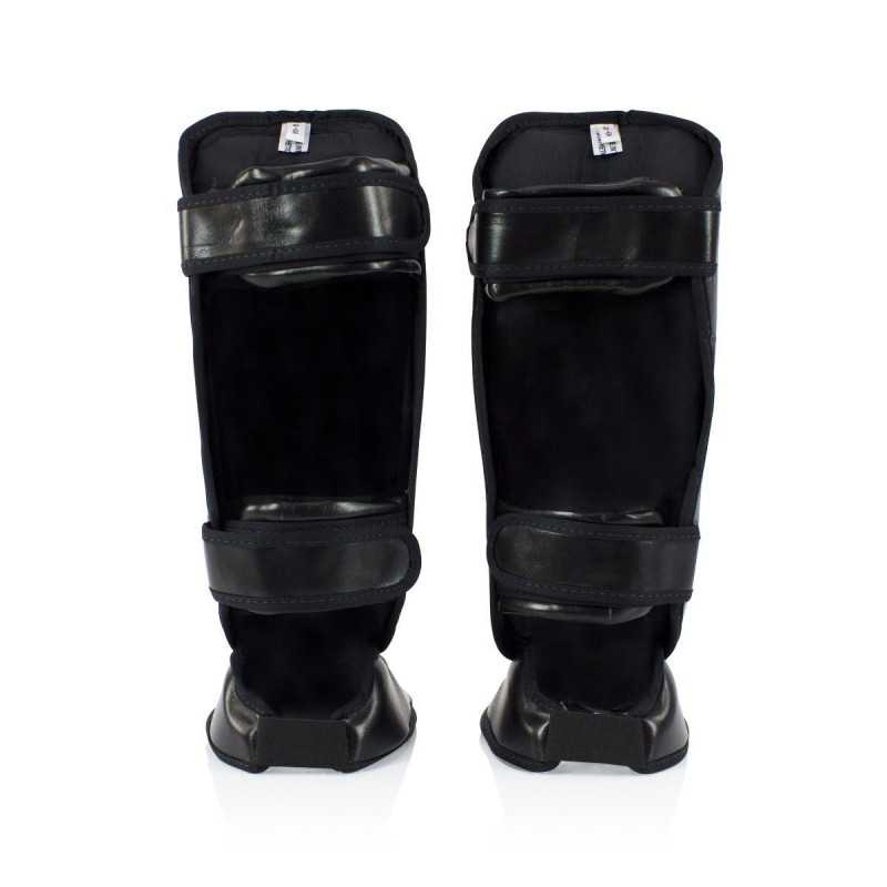 Fairtex SPK9 Kids Shin Pads Svart till ett lågt pris TJJS Kamppailuvaruste Oy snabb leverans