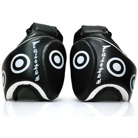 Fairtex TP3 - Deluxe Thigh Pads at a low price TJJS Kamppailuvaruste Oy fast delivery