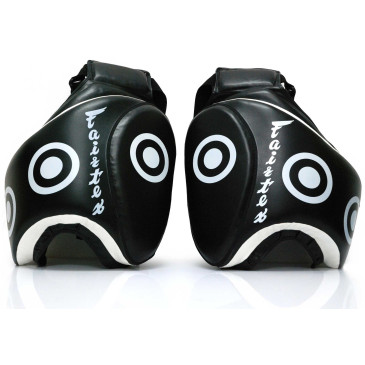 TJJS Kamppailuvaruste Oy|Fairtex TP3 - Valmentajan reisisuojat|252,01 €