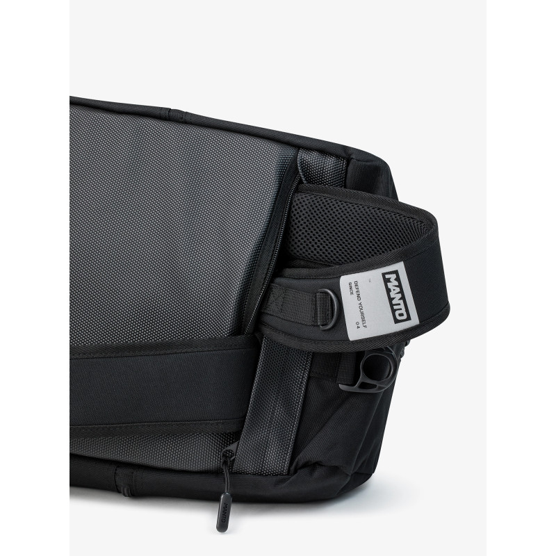 MANTO sports bag BLACKOUT at a low price TJJS Kamppailuvaruste Oy fast delivery