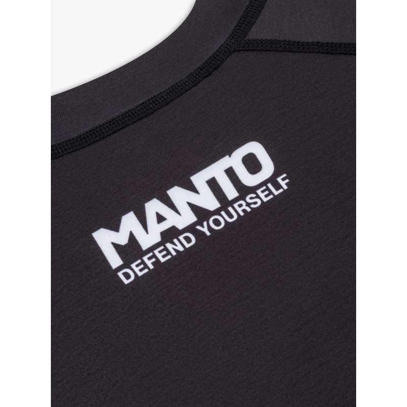 MANTO Logo Rashguard - Comfort & Style for Every Move MANTO Logo Rashguard - Comfort & Style for Every Move
